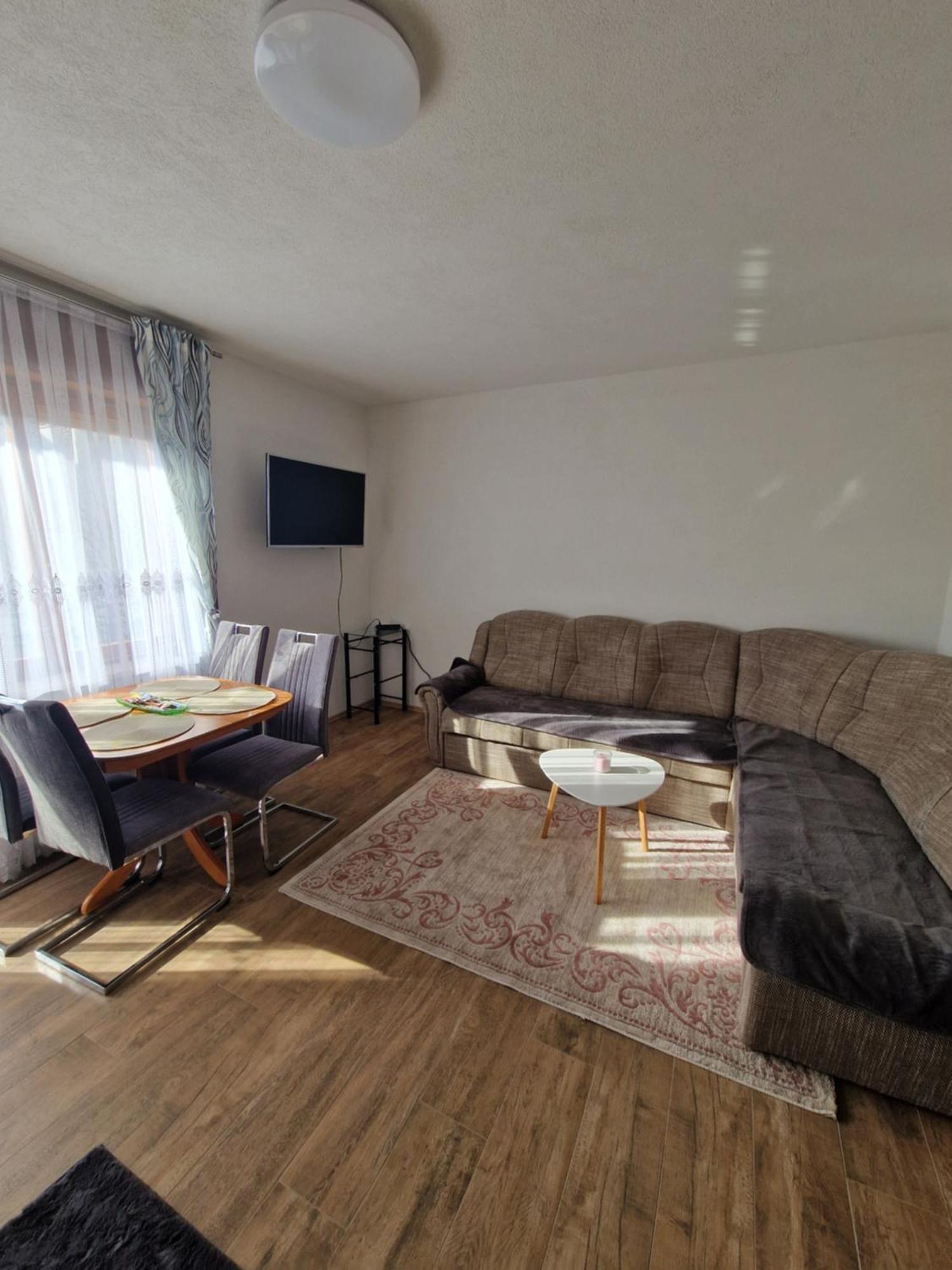 Apartma-Sobe Lejla Vipava Exterior foto