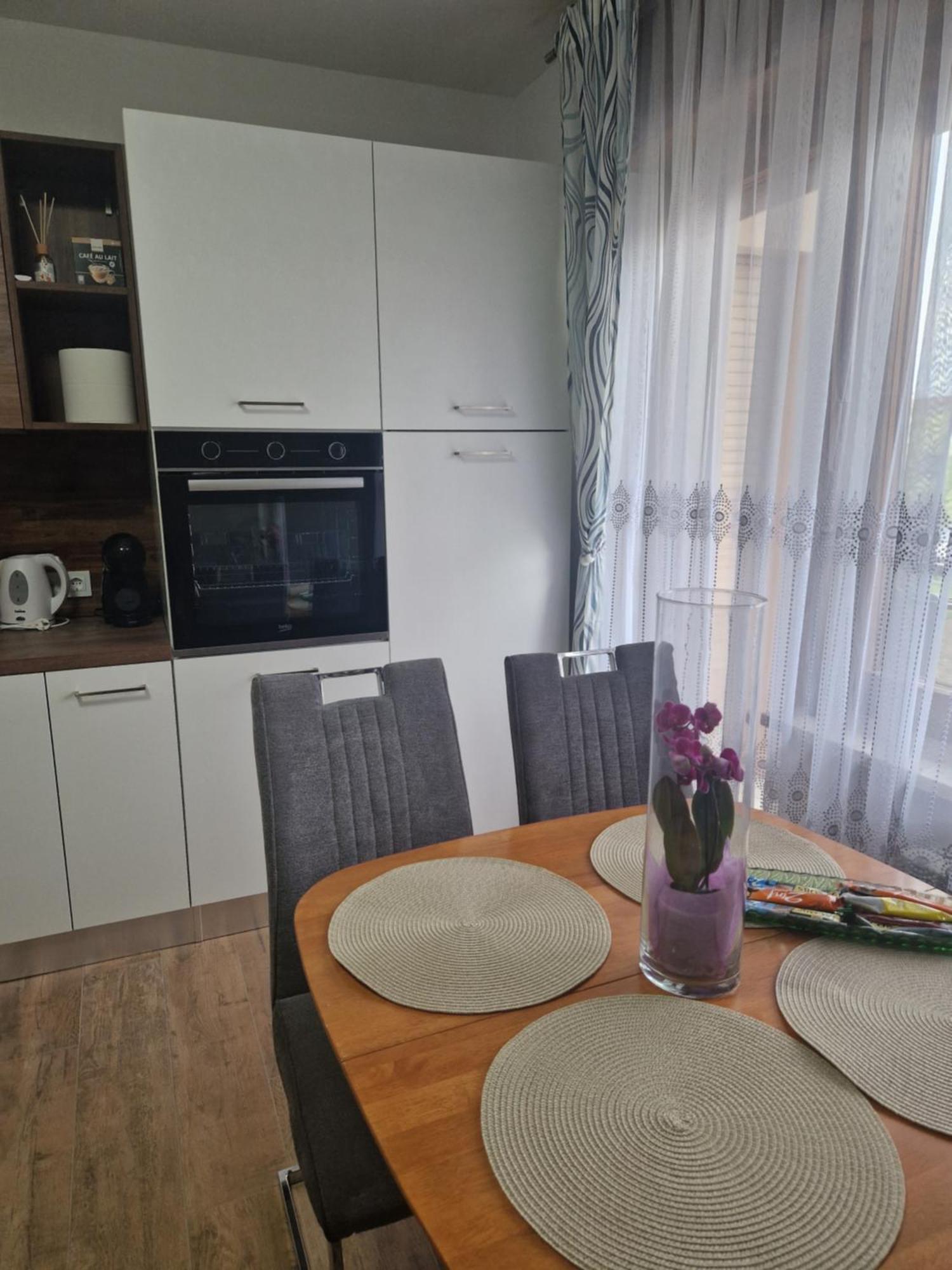 Apartma-Sobe Lejla Vipava Exterior foto